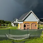 Z Jacuzzi Dolny Slask Premium Osada Aurora Holiday home Miszkowice