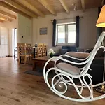 Holiday home Z Jacuzzi Dolny Slask Premium Osada Aurora Miszkowice