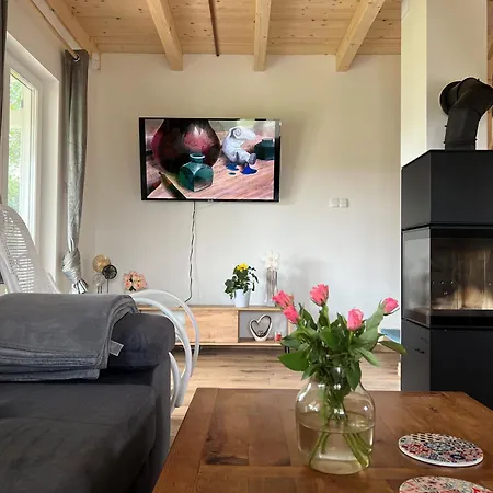 Osada Aurora Caloroczne Z Jacuzzi Z Widokiem Na Jezioro I Gory 度假居 Miszkowice