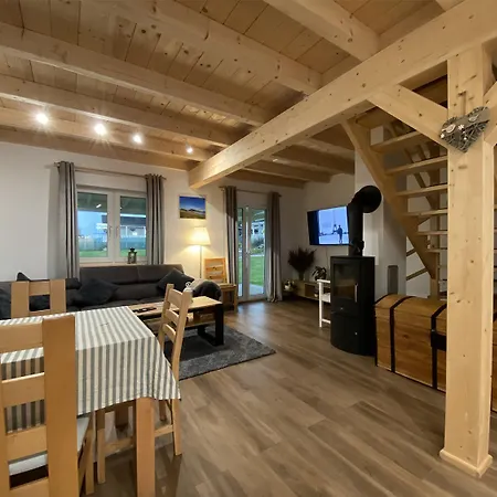 Ferienhaus Osada Aurora Caloroczne Z Jacuzzi Z Widokiem Na Jezioro I Gory Miszkowice