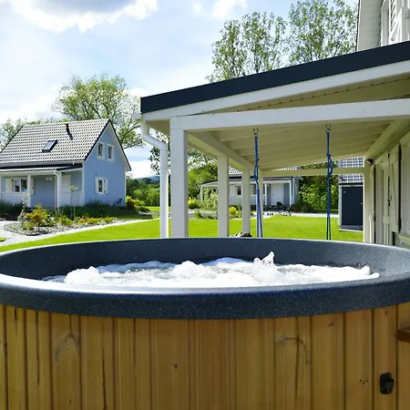 Osada Aurora Caloroczne Z Jacuzzi Z Widokiem Na Jezioro I Gory 度假居 Miszkowice