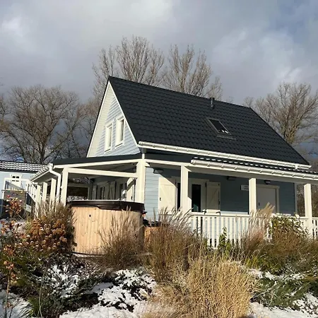 別荘 Osada Aurora Caloroczne Z Jacuzzi Z Widokiem Na Jezioro I Gory Miszkowice