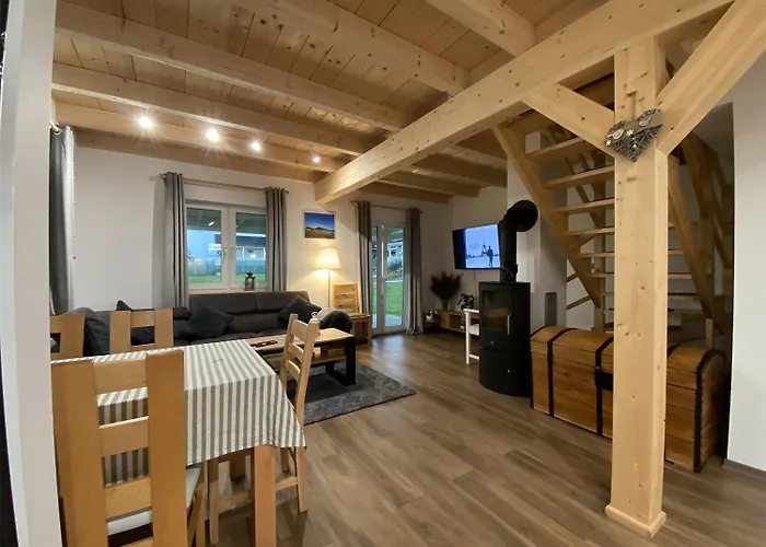 Ferienhaus Osada Aurora Caloroczne Z Jacuzzi Z Widokiem Na Jezioro I Gory Miszkowice