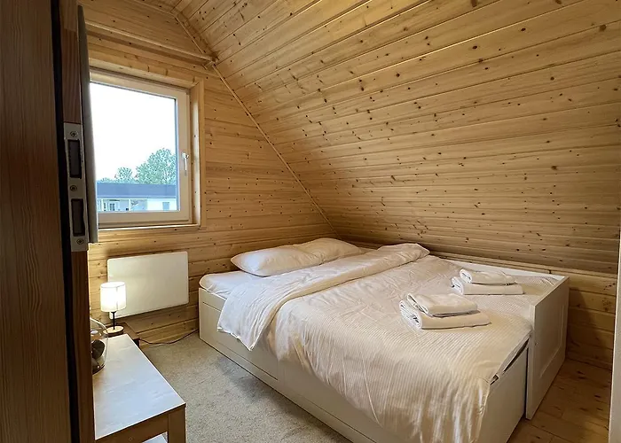 Osada Aurora Caloroczne Z Jacuzzi Z Widokiem Na Jezioro I Gory Ferienhaus