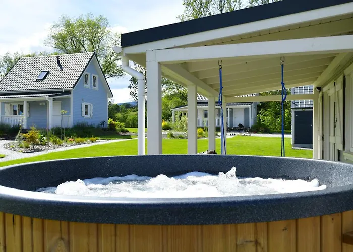 Osada Aurora Caloroczne Z Jacuzzi Z Widokiem Na Jezioro I Gory Ferienhaus Miszkowice