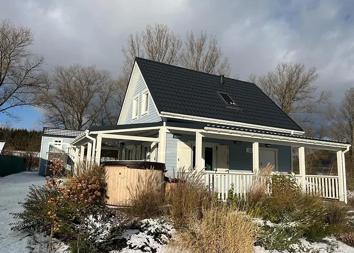 Prázdninový dům Osada Aurora Caloroczne Z Jacuzzi Z Widokiem Na Jezioro I Gory Miszkowice