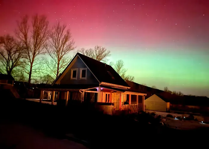 Ferienhaus Osada Aurora Caloroczne Z Jacuzzi Z Widokiem Na Jezioro I Gory Miszkowice